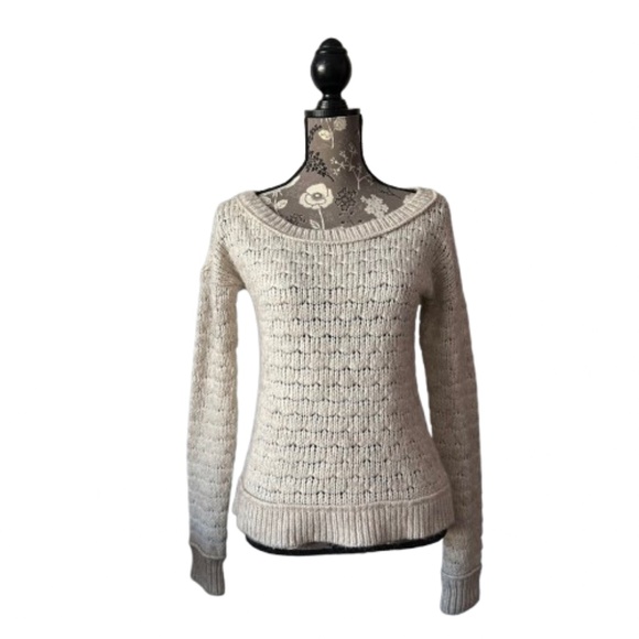 American Eagle Outfitters Women's M Creamy Sleeved Scooped Neck Knit Sweater Top - Picture 1 of 15
